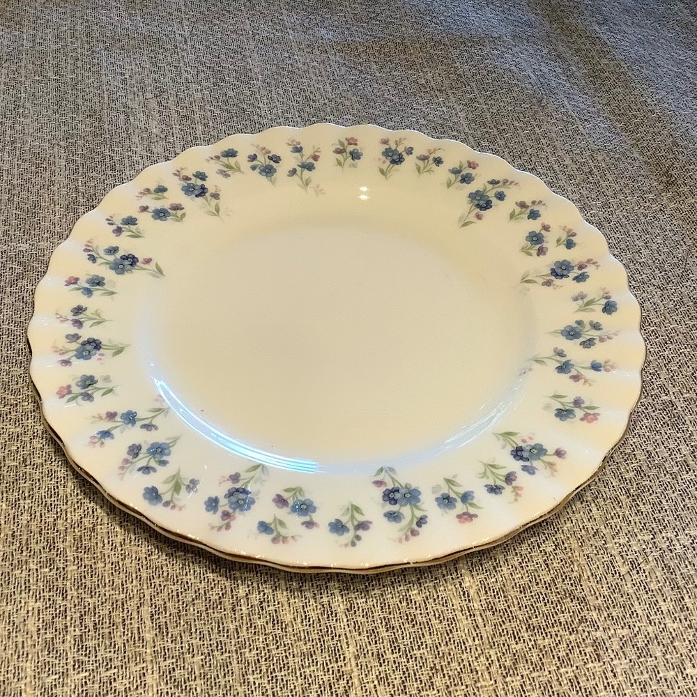 Royal Albert Bone China Bread & Butter Plate Memory Lane Collection